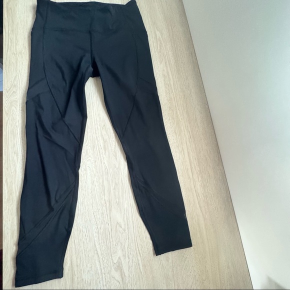 Lululemon women’s mesh leggings with side pockets - Picture 12 of 14